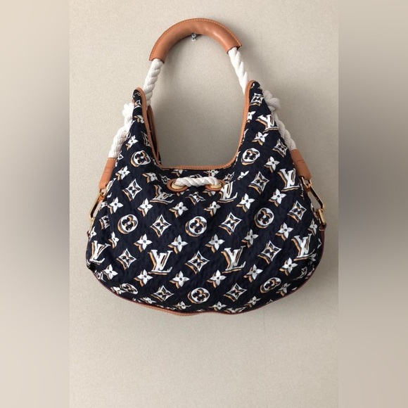 Louis Vuitton Cruise Bulles bug - Picture 5 of 10